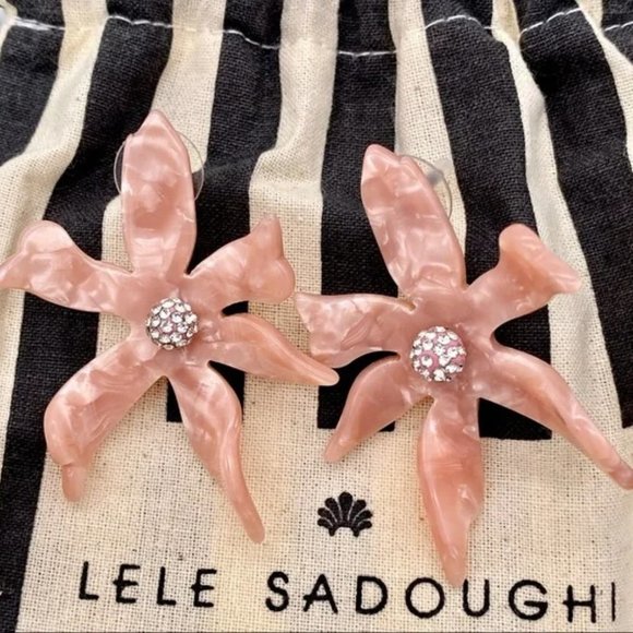 Lele Sadoughi Jewelry - 𝅺NWT Lele Sadoughi Water Lily Button Earrings in Blush Pink